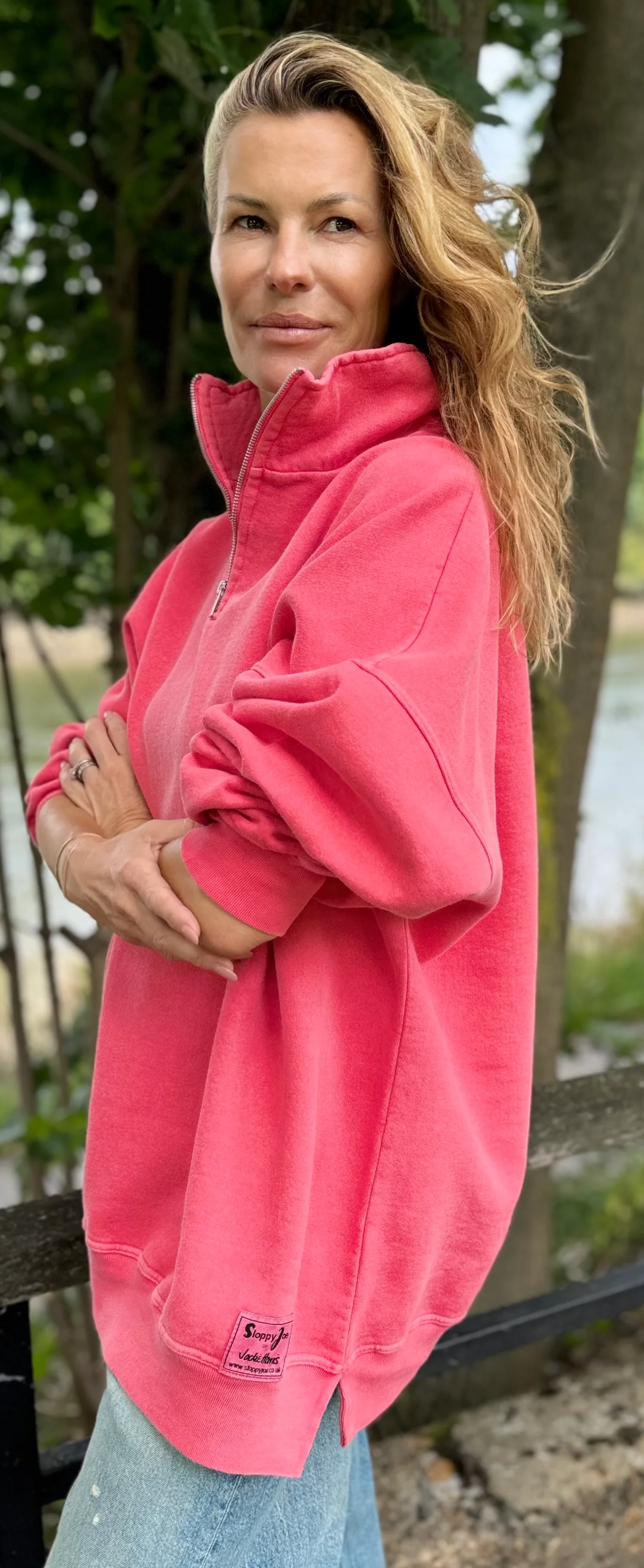 DIANA ZIP NECK - Red Wash - Image 3