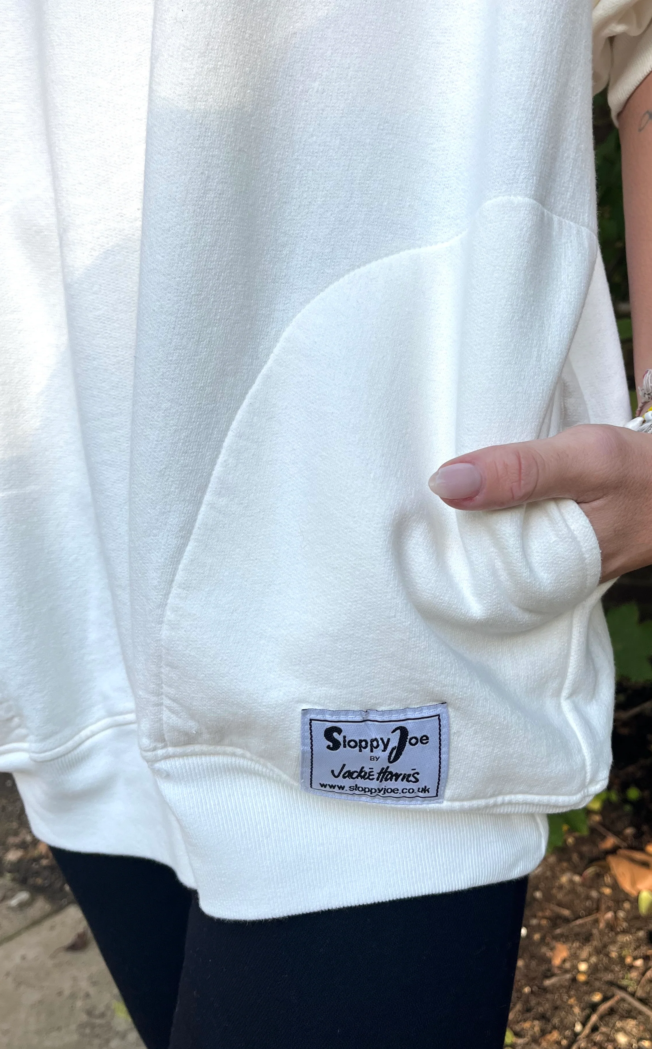 Oversized Pocket Crew - White - Image 4